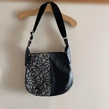 노브랜드 가죽 숄더백 블랙