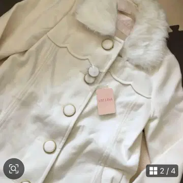 리즈리사 레어 화이트 코트