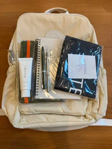 doTERRA 백팩 크림색 프론트 포켓 부착