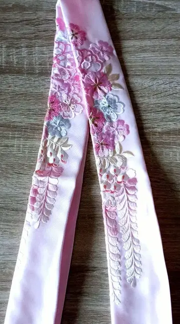 성인식 핑크 꽃무늬 자수 장식용 깃