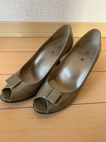 새상품급 와코루 서세스워크 오픈토 펌프스 23.5cm EE