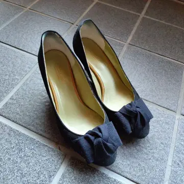 [ 새상품급 ] Odette e Odile 블랙 스웨이드 리본 펌프스