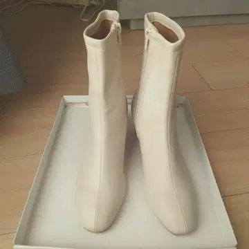 미시요 화이트 지퍼 부티 중간 힐