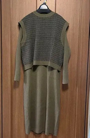 URBAN RESEARCH DOORS 자카드 베스트 세트 니트 원피스