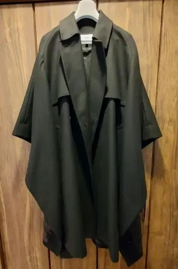 컨디션 최상!! HYKE / 하이크 트렌치 케이프 코트