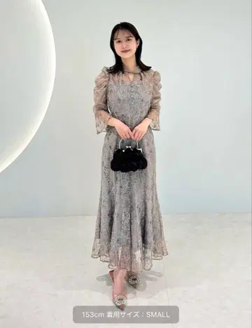 [ 미사용 새상품 ] 스팽글 꽃무늬 자수 머메이드 라인 드레스 원피스