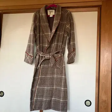 브라운 계열 체크 L 사이즈 가운