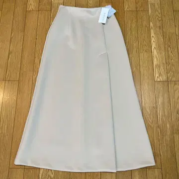 베이지 플레어 스커트 앞 지퍼