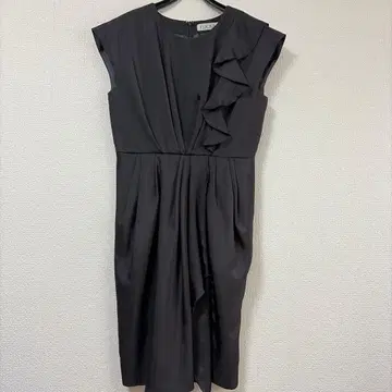 FLICKA 프릴 장식 블랙 포멀 원피스 무릎 기장