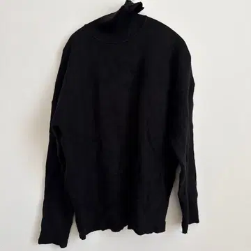 ZARA 블랙 스웨터 터틀넥