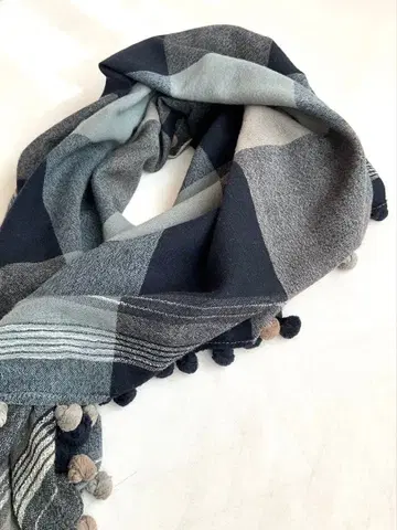 쿠미쿄쿠 체크 무늬 폼폼 포함 스톨