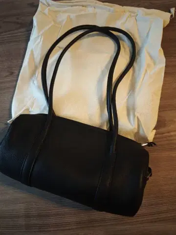 Aeta 숄더백 블랙