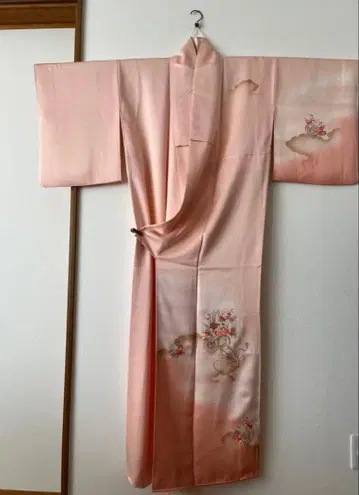 연한 핑크 호몬기 꽃무늬 자수