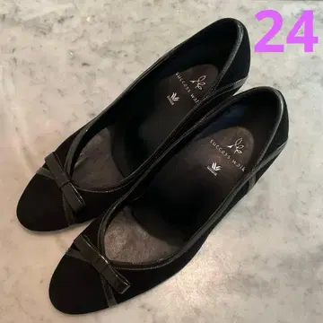 와코루 서세스워크 에나멜 리본 스웨이드 힐 펌프스 블랙 24E