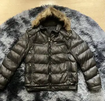 후드 부착 블랙 자켓