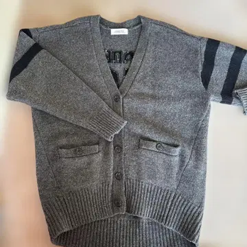 Arpege story 그레이 V넥 가디건