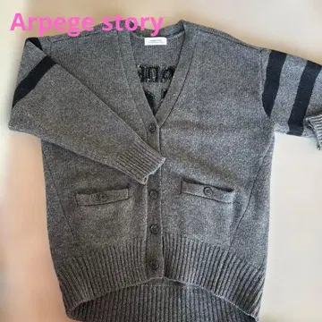 Arpege story 그레이 V넥 가디건