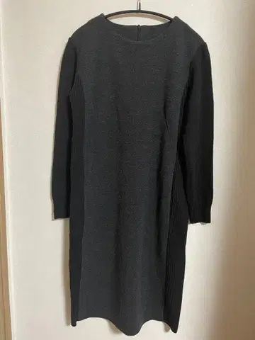 리플렉트 Reflect 원단 그레이/니트 블랙 긴팔 무릎 기장 원피스