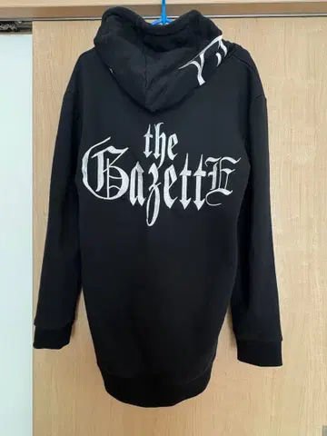 the GazettE 로고 후드티