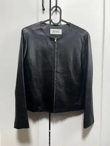 ROPE 램 가죽 크루넥 블루종