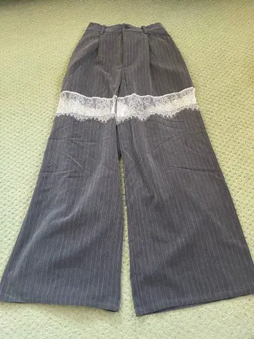 올리브 데 올리브 레이스 절개 와이드 슬랙스 팬츠 그레이