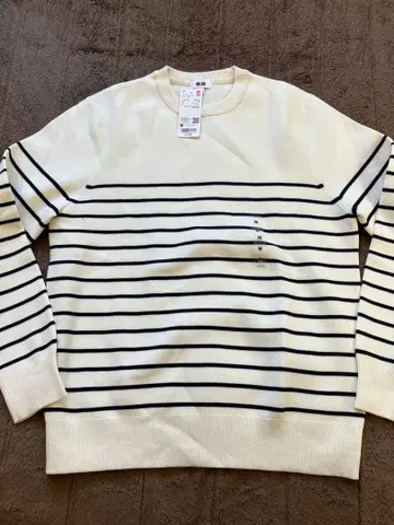 미사용 유니클로 M 밀라노립 니트 스웨터 보더 화이트 네이비