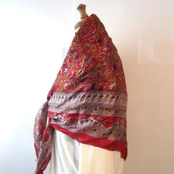 새상품급 아름다운 에스닉 프린트 대형 실크 스카프