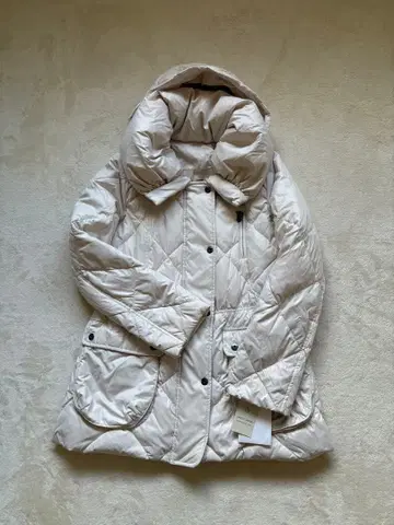 미사용 새상품 다운 코트 여성용 경량 화이트 사이즈 11