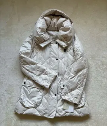 미사용 새상품 다운 코트 여성용 경량 화이트 사이즈 11