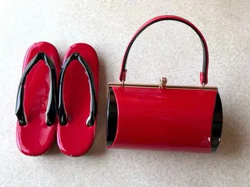 빨간색 조리와 핸드백 세트 성인식