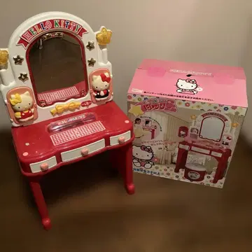 헬로키티 거울 포함 화장대