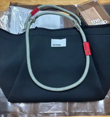 새상품급 topologie 블랙 숄더백 스트랩 포함 토폴로지