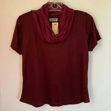보르도 드레이프넥T셔츠 M 사이즈