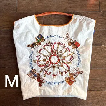 Ball and Chain 쇼핑백 M 사이즈