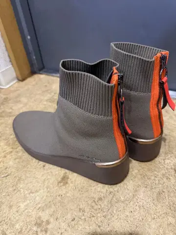 숏부츠 카키 오렌지 라인