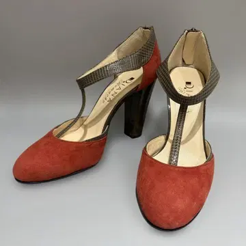 시착만 한 새상품 스트랩 펌프스