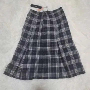 택 포함 미사용품 INED 이네드 박스 플리츠 스커트 라메 체크