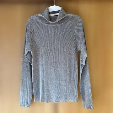 부즈루드 울 혼방 라메 터틀넥 풀오버 그레이