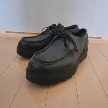 GU 청키 솔 치로리안 신발