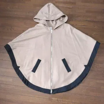 후드 부착 베이지색 판초