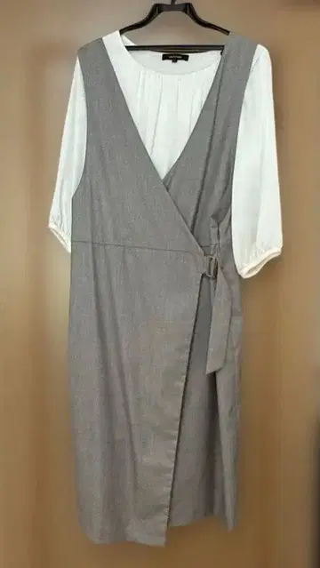 언타이틀 랩 원피스 블라우스 세트 그레이