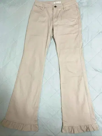 핑크하우스 베이지 프릴 치노 팬츠