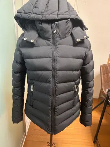 PYRENEX 블랙 다운 자켓