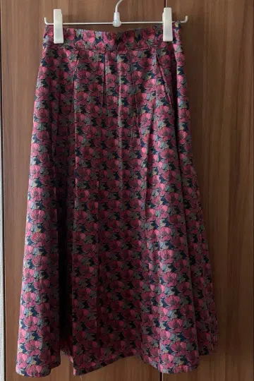 리버티 프린트 스커트