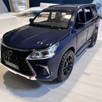 렉서스 LX570 1/32 미니카 라이트 점등 엔진 사운드 상자 없음