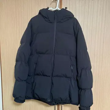 블랙 다운 자켓 후드 부착