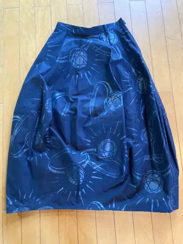 mint designs 다이아몬드 반지 패턴 블랙 플레어 스커트