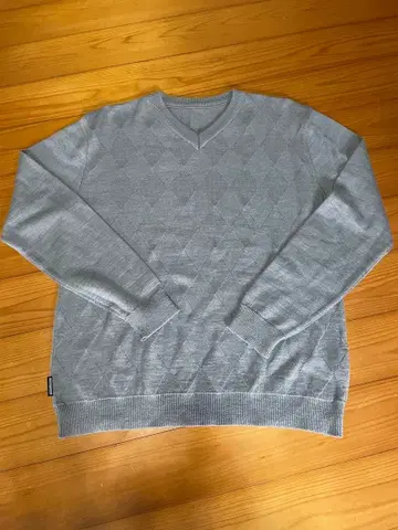 BOUNTY HUNTER 바운티 헌터 그레이 V넥 스웨터