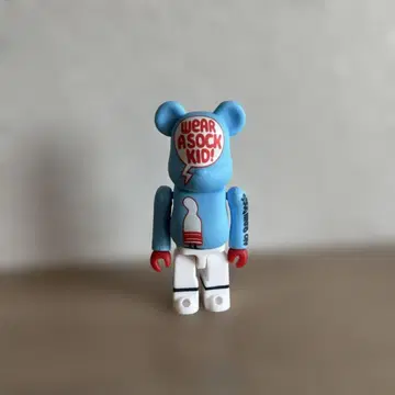 베어브릭 UNDEFEATED 1st Anniv. 100%