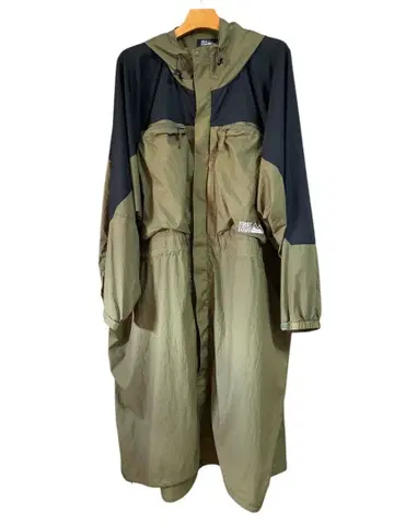 미사용 새상품 퍼스트 다운 레인코트 판초 롱 코트 카키